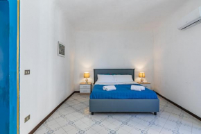 Piazza Pretoria & Quattro Canti Roomy Flats with Balconies